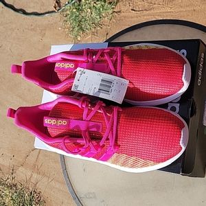 NIB Adidas Questar Flow Pink/Red